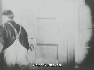 Painter σαγηνεύει και fucks ένα μονόκλινο νέος θηλυκός (1920s παλιάς χρονολογίας)